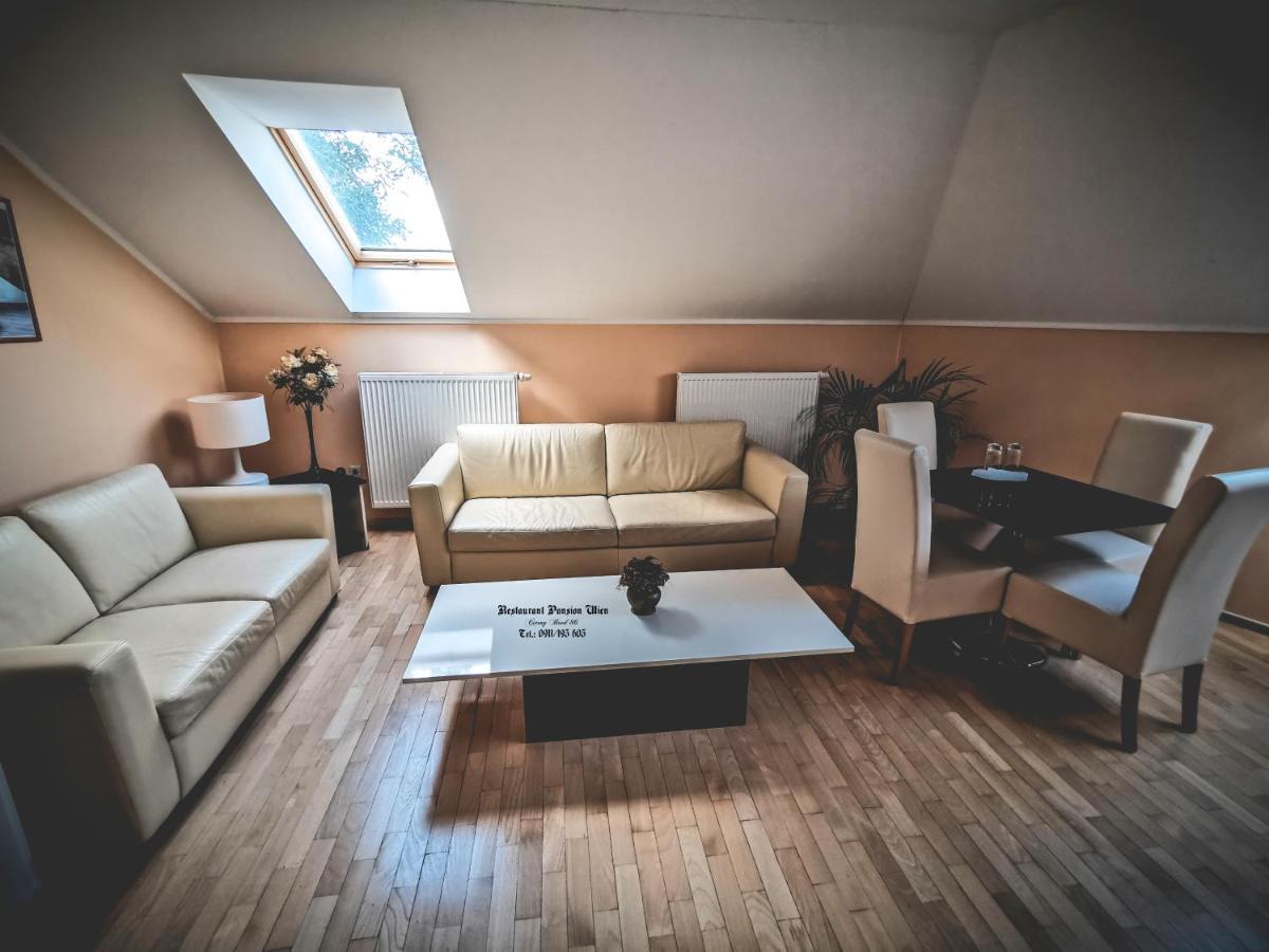 Restaurant Pansion Wien Cierny Brod المظهر الخارجي الصورة