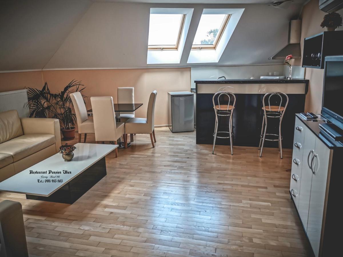 Restaurant Pansion Wien Cierny Brod المظهر الخارجي الصورة