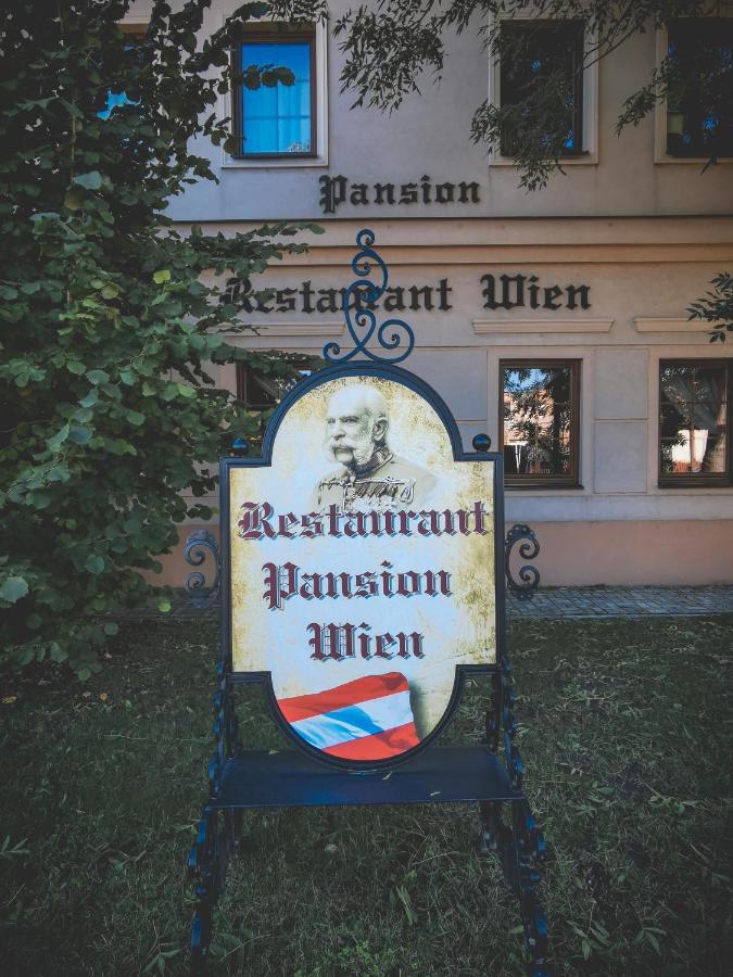 Restaurant Pansion Wien Cierny Brod المظهر الخارجي الصورة