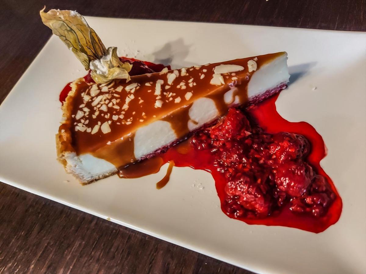 Restaurant Pansion Wien Cierny Brod المظهر الخارجي الصورة