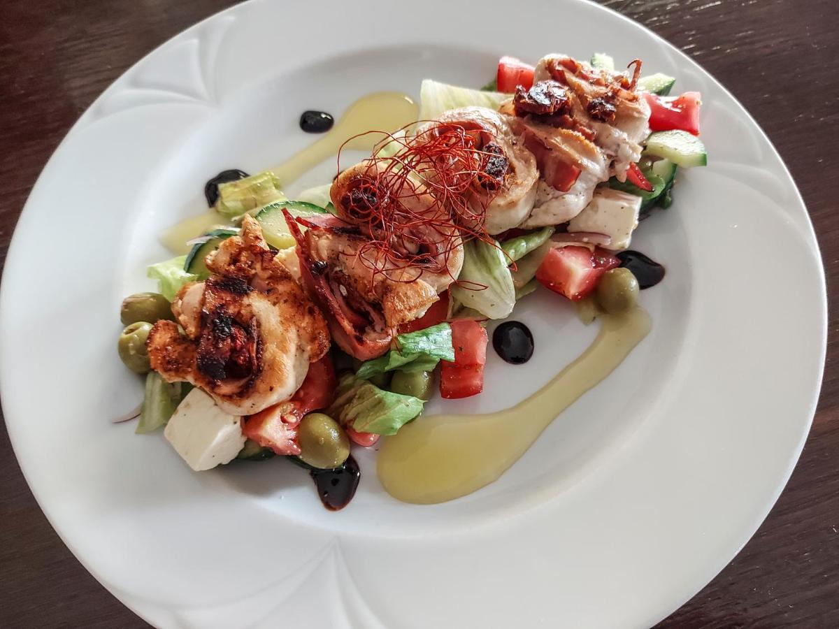 Restaurant Pansion Wien Cierny Brod المظهر الخارجي الصورة