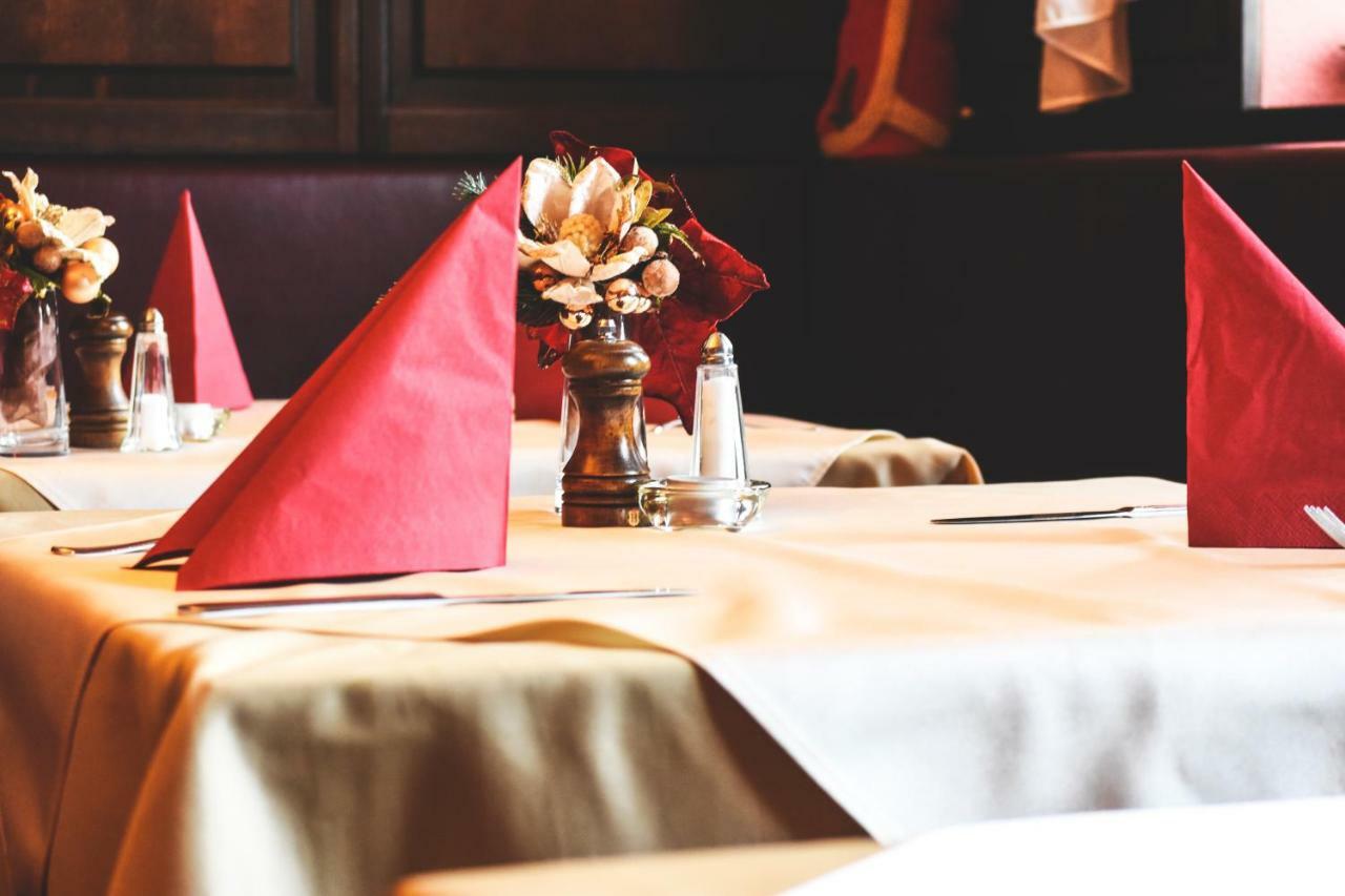 Restaurant Pansion Wien Cierny Brod المظهر الخارجي الصورة