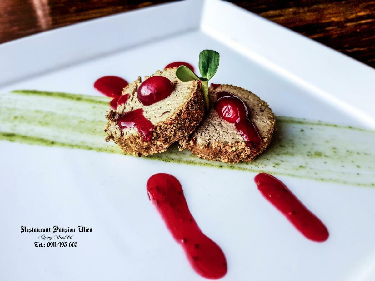 Restaurant Pansion Wien Cierny Brod المظهر الخارجي الصورة