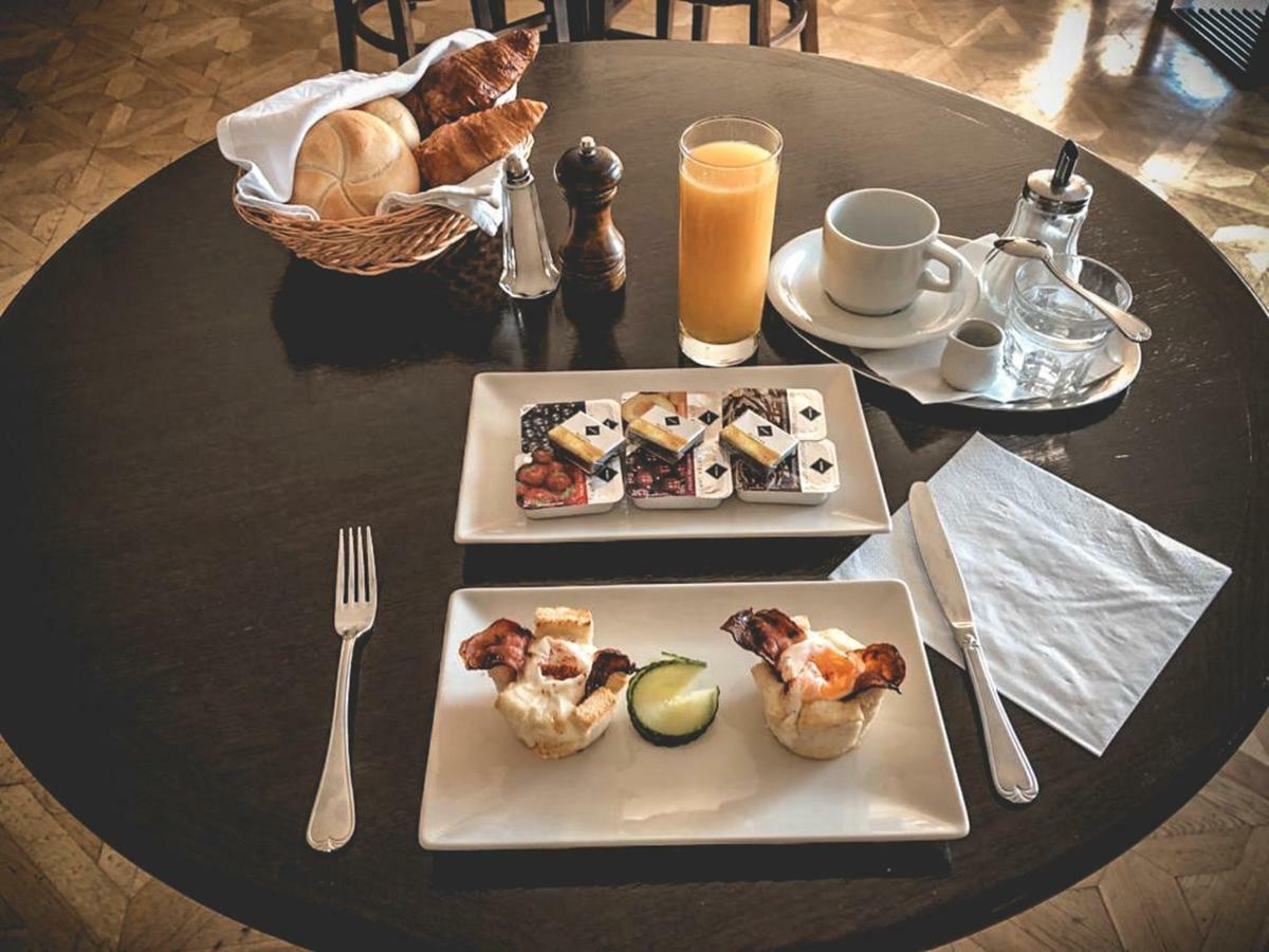 Restaurant Pansion Wien Cierny Brod المظهر الخارجي الصورة